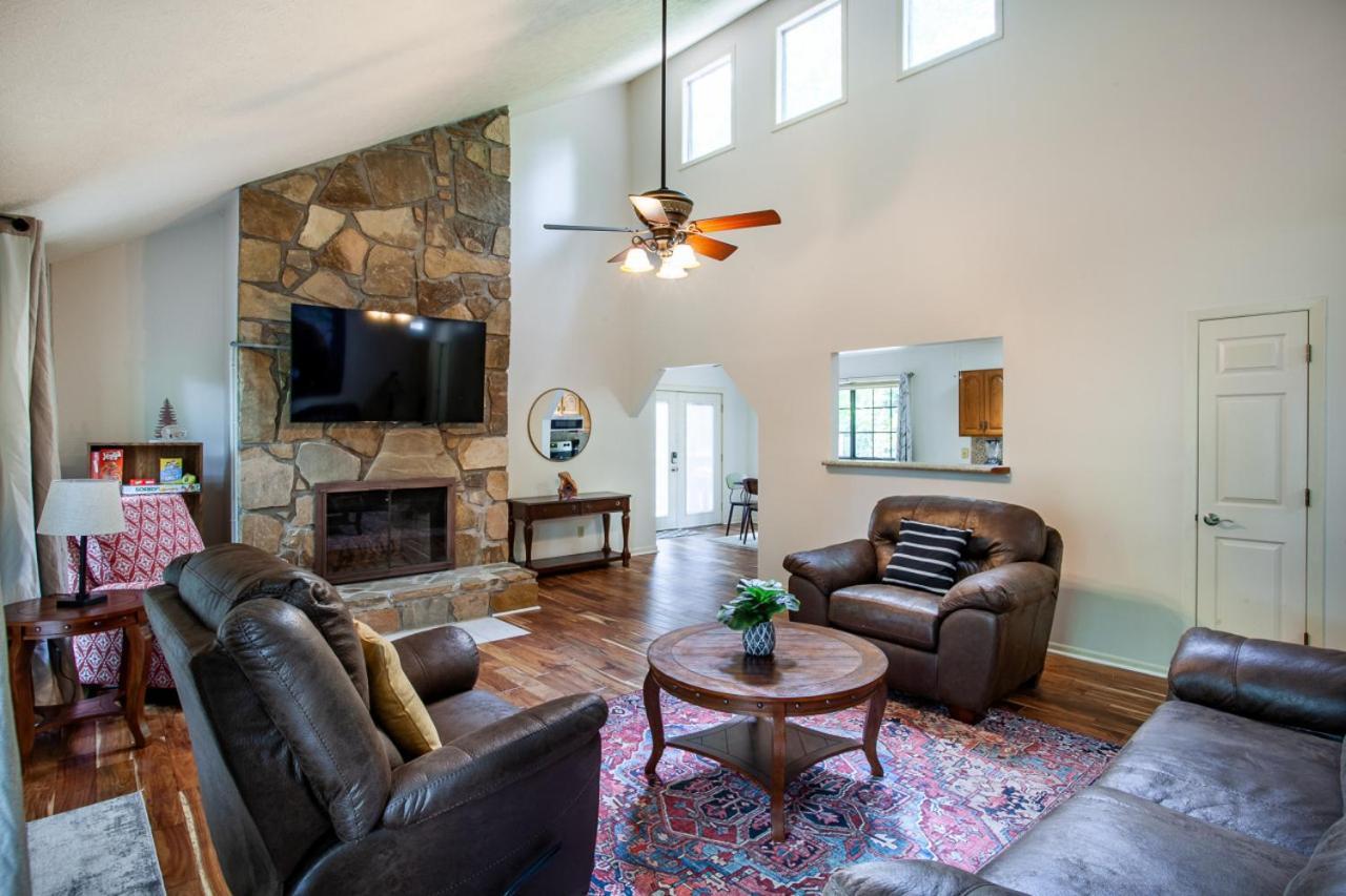 Little Cub Cottage - Mtn Views & Community Pools Gatlinburg Exterior photo