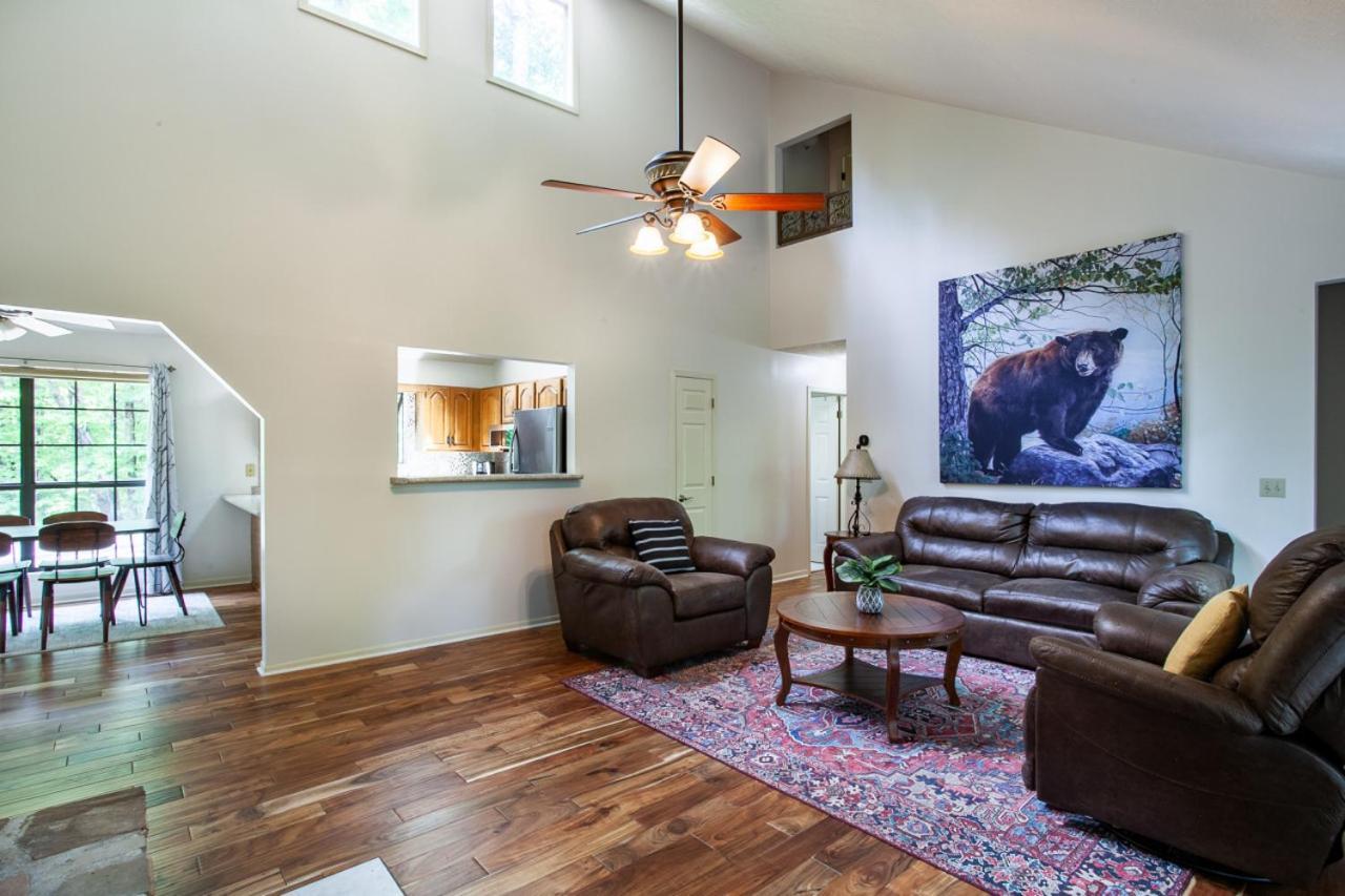 Little Cub Cottage - Mtn Views & Community Pools Gatlinburg Exterior photo