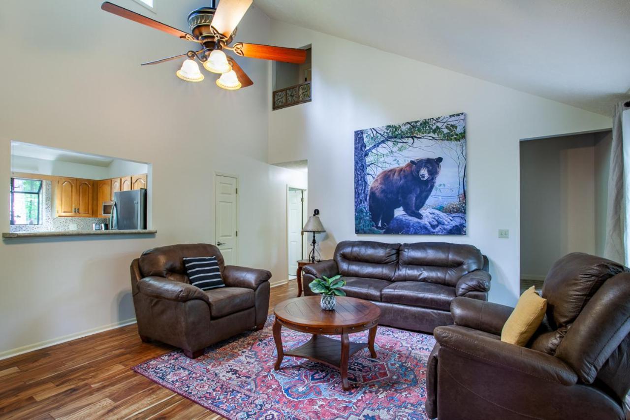 Little Cub Cottage - Mtn Views & Community Pools Gatlinburg Exterior photo