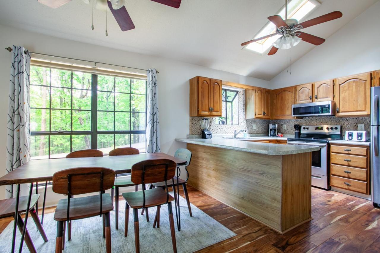 Little Cub Cottage - Mtn Views & Community Pools Gatlinburg Exterior photo
