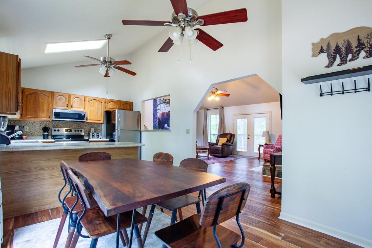 Little Cub Cottage - Mtn Views & Community Pools Gatlinburg Exterior photo