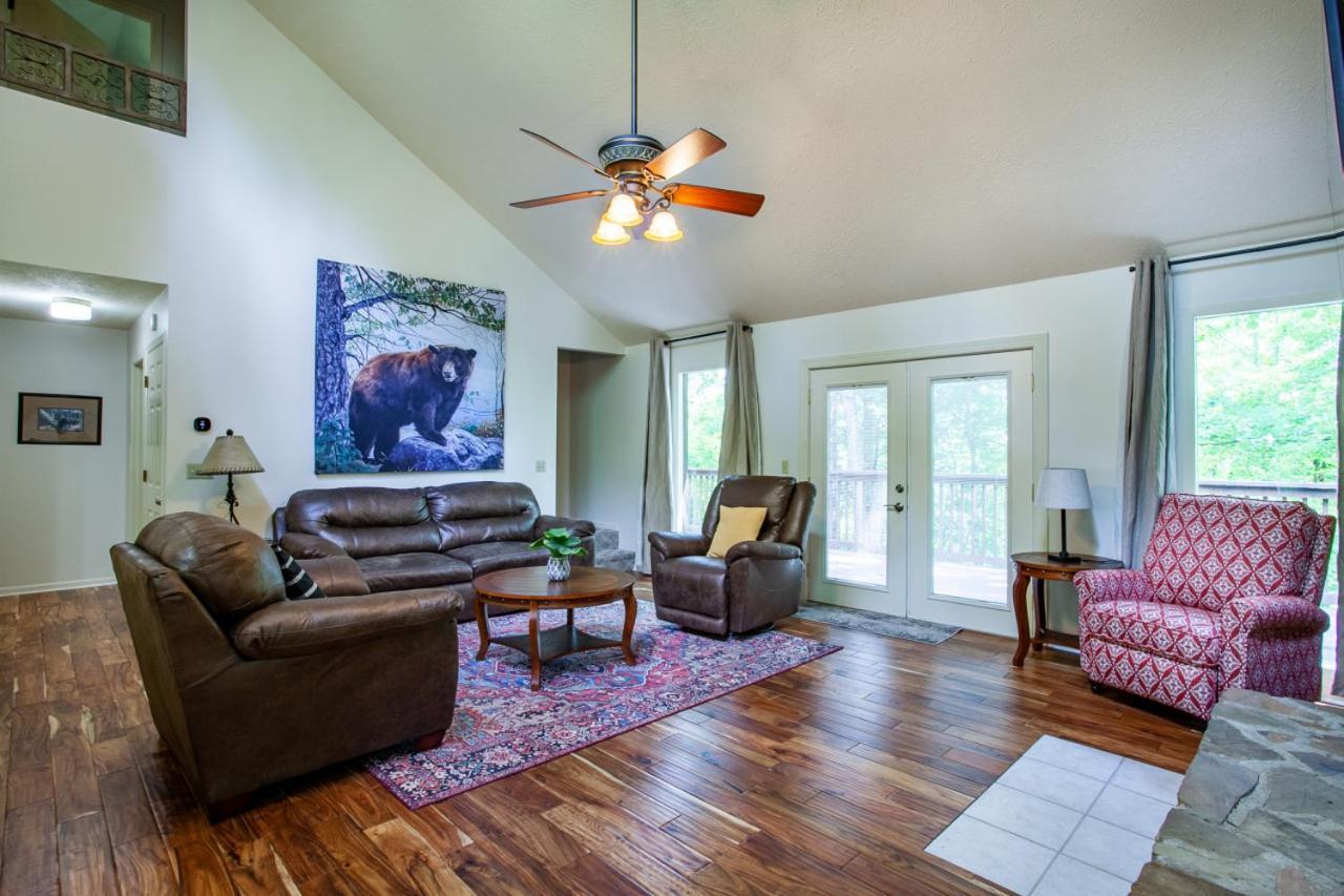 Little Cub Cottage - Mtn Views & Community Pools Gatlinburg Exterior photo